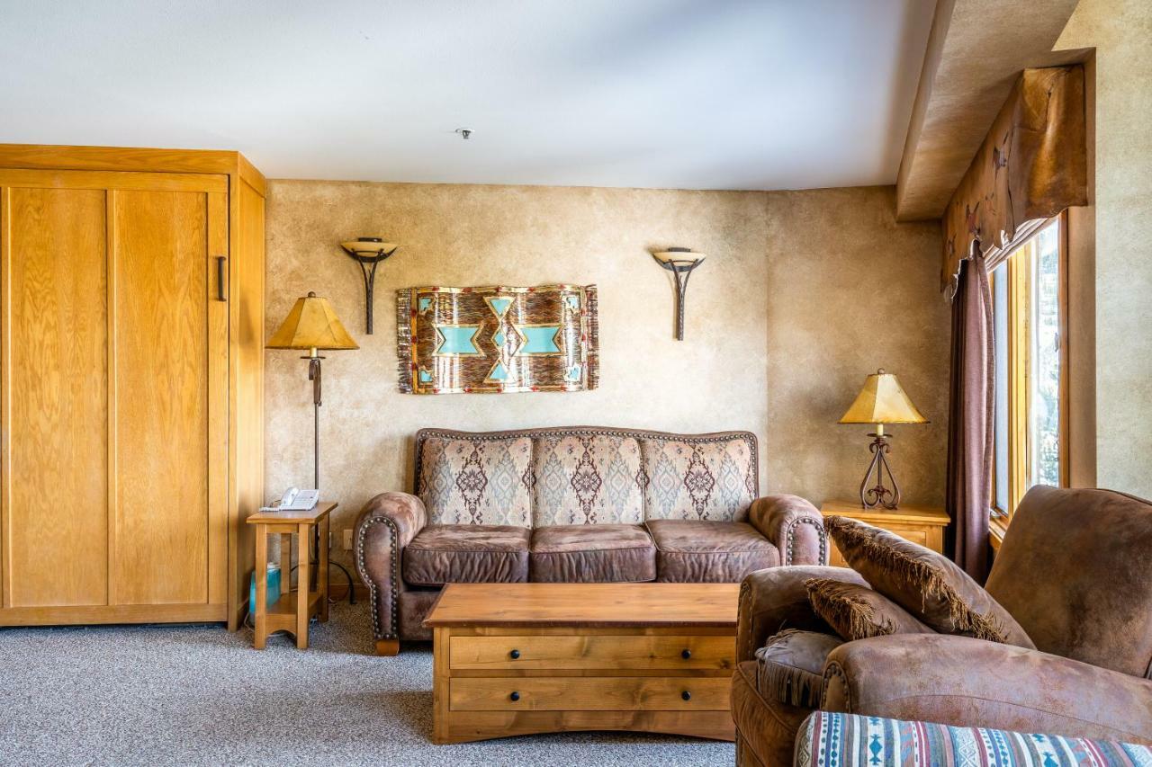 Shoshone 1957 Apartment *